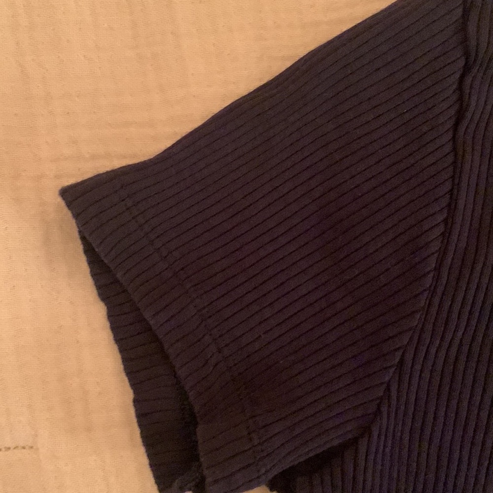 Uniqlo Ribbed Tee - Picture 3 of 3